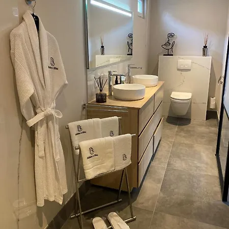 Bed & Breakfast Bubbles&bites