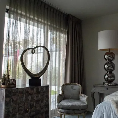 Bubbles&bites Bed & Breakfast Oostvoorne