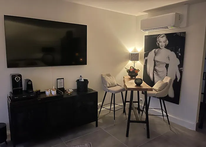 Bed & Breakfast Bubbles&bites